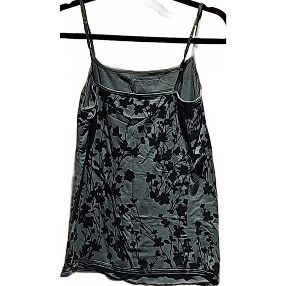 Liz Lange maternity tank size S - Picture 3 of 4